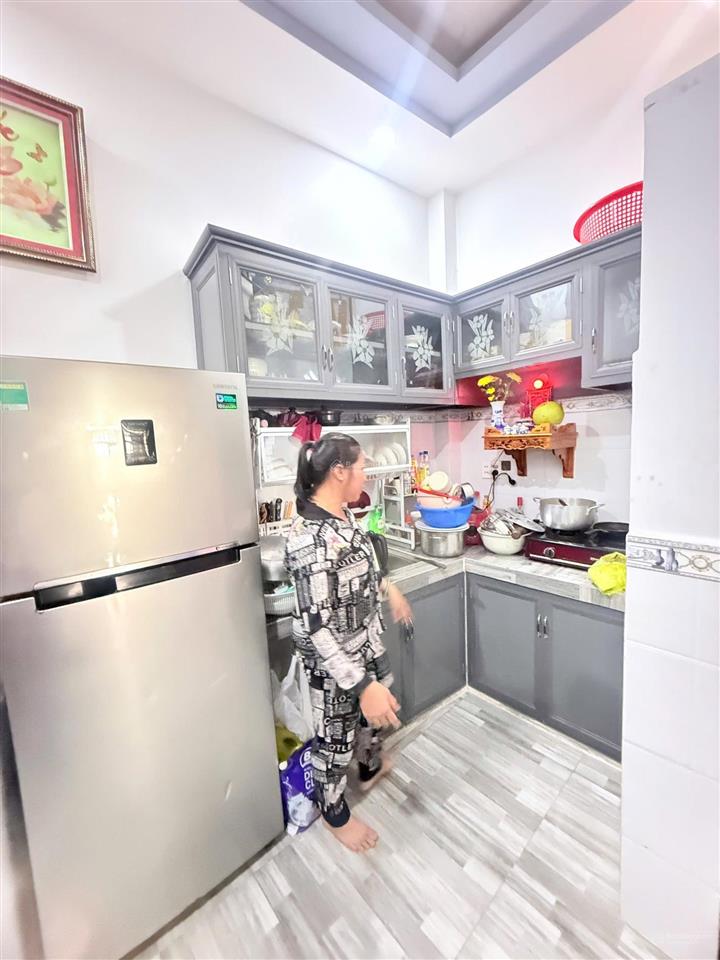 Chủ ngộp hẻm 4m, đs2, bình hưng hoà, dt 4x14m, có 1 lầu giá 3tỷ950 tl