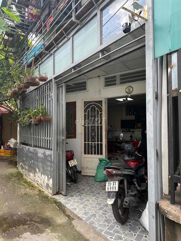 cần bán nhà sổ chung gần phường dĩ an.TP HCM