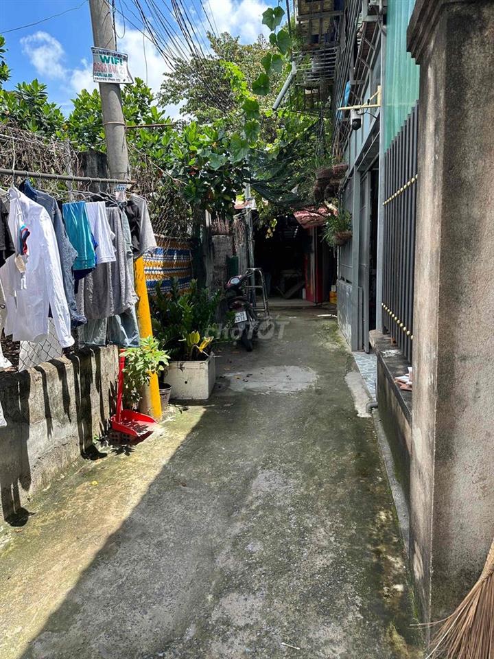 cần bán nhà sổ chung gần phường dĩ an.TP HCM