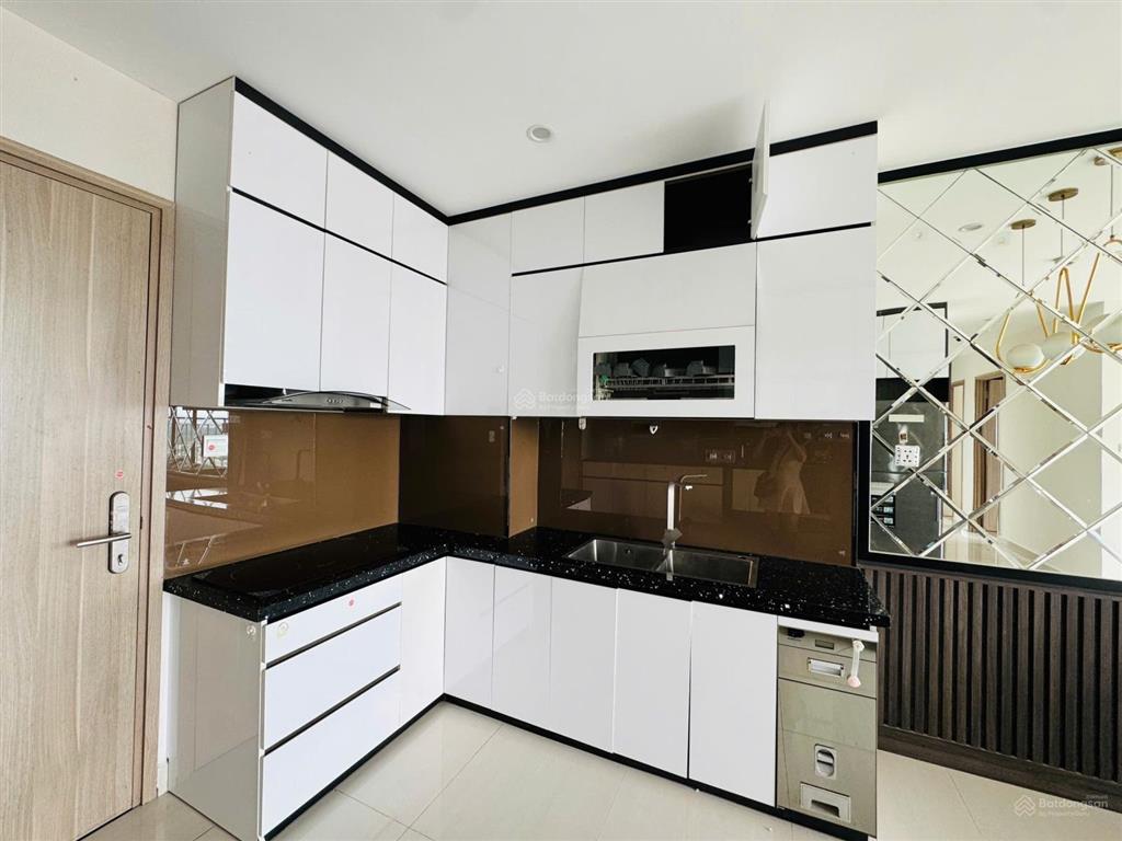 Bán căn 3pn tất cả view đều thấy sông, view thoáng, full nội thất cao cấp, sẵn sổ, rainbow vinhomes
