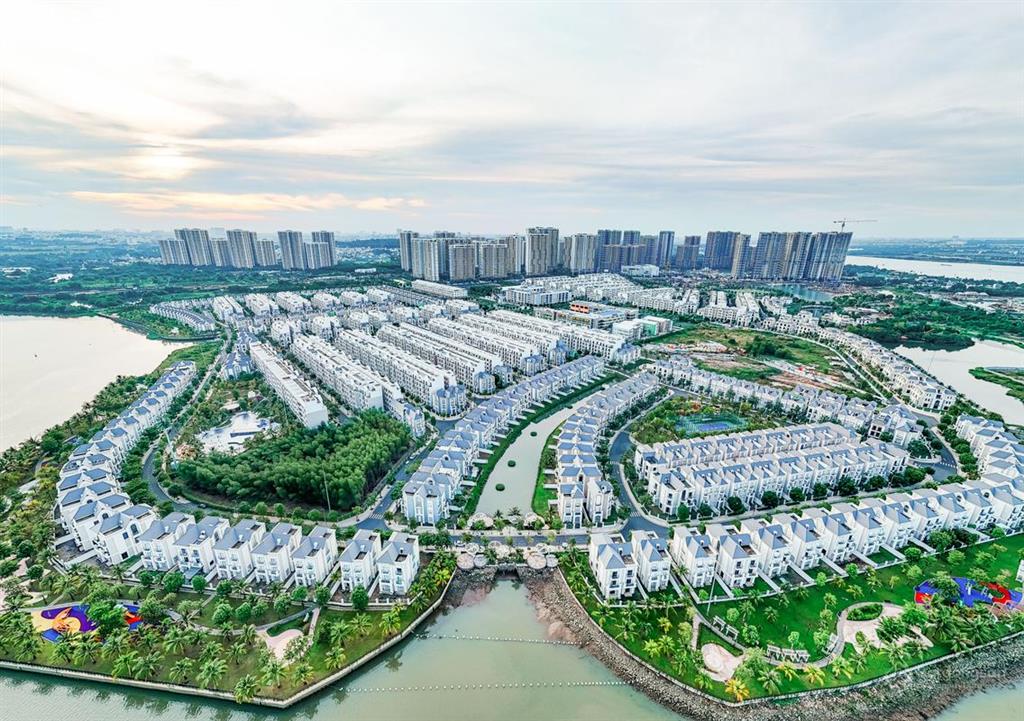 Bán nhanh căn studio s5 vinhomes, tòa đẹp khu rainbow, full nội thất, có sổ, chủ không vay