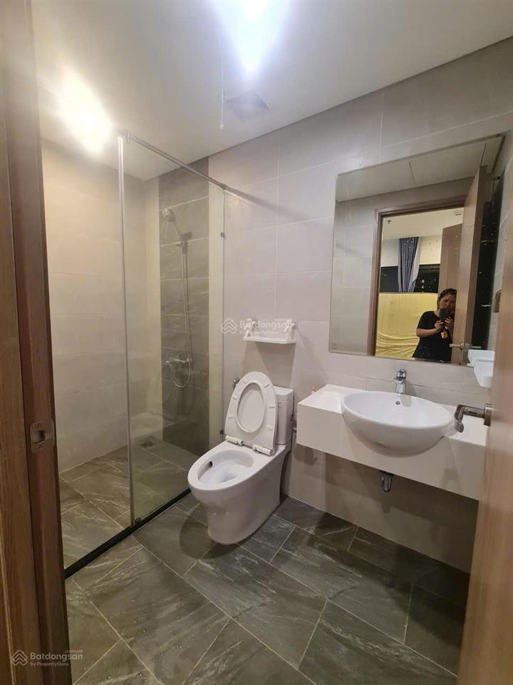 Bán căn 2pn có nội thất origami vinhomes đã có sổ, chủ không vay ngân hàng, đang sẵn hợp đồng thuê
