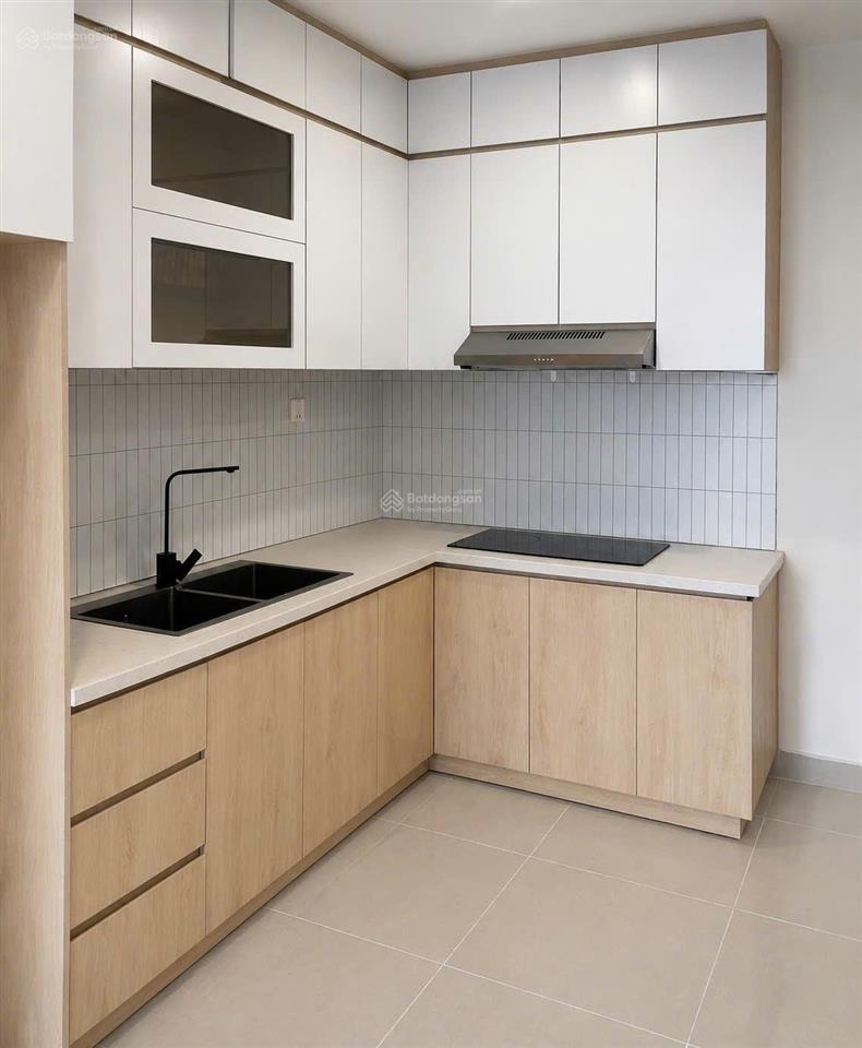 Bán nhanh căn góc 69m2  2pn2wc đã có sổ, chủ không vay, tòa đẹp s5 rainbow vinhomes quận 9