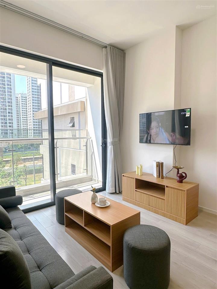 Cho thuê căn 2pn 2wc full nội thất cao cấp có gym, masteri centre point, khu vui chơi cho trẻ