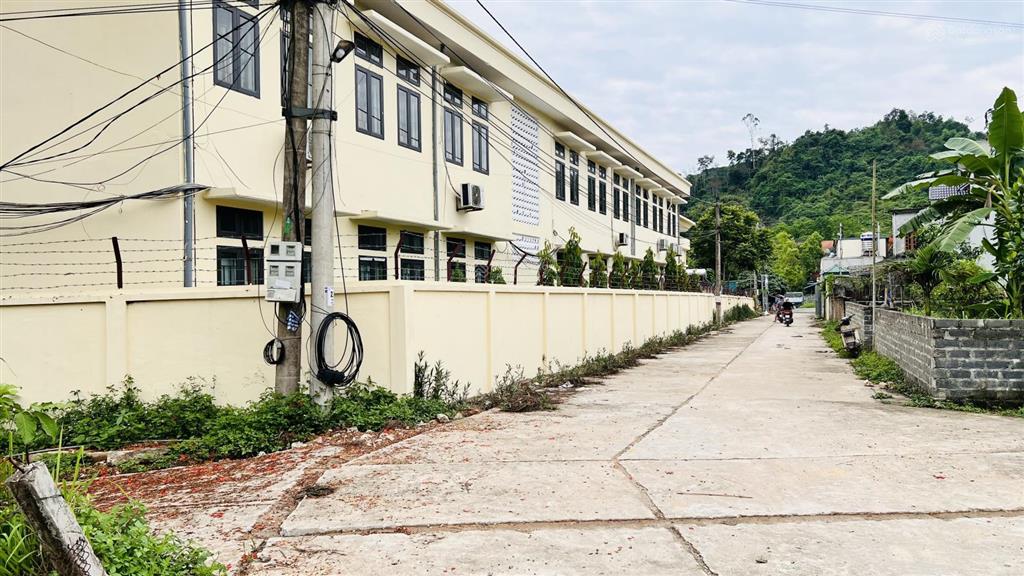 Chủ gửi bán lô đất 3 mặt tiền phù hợp nghỉ dưỡng kho xưởng đất sát ql6 cách ql6 50m