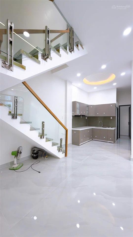 Bán nhà q4 mới đẹp 2 tấm dt khủng 9*8 nở hậu nhà 3pn giá 5 tỉ 9 sổ riêng vị trí 1/ gần mt giáp q1