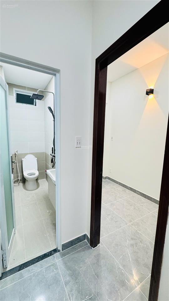 Bán nhà đẹp q4 chính chủ 4 tấm mới xây đúc btct vị trí 1/ hẻm 3 gác 4pn giá 5 tỷ 190 sổ riêng chuẩn