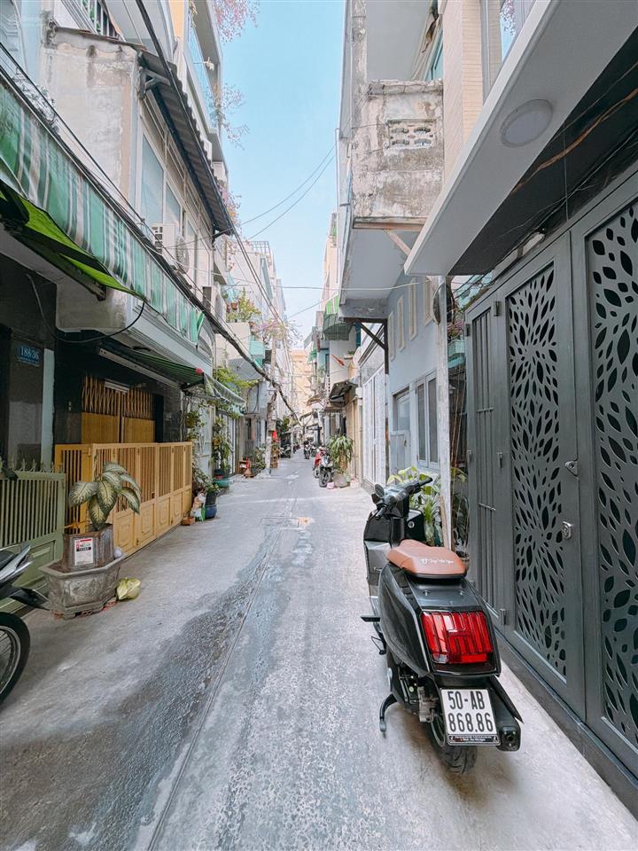 Bán nhà đẹp 5 tấm đúc btct khu 20 thước q4 giáp chợ bến thành q1 chỉ 1 giá 6 tỷ 2 tl hẻm 4m khu vip