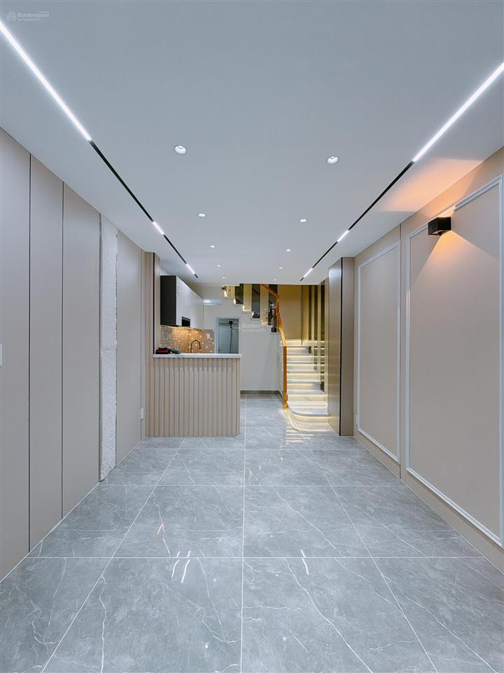 Bán nhà đẹp 5 tấm đúc btct khu 20 thước q4 giáp chợ bến thành q1 chỉ 1 giá 6 tỷ 2 tl hẻm 4m khu vip