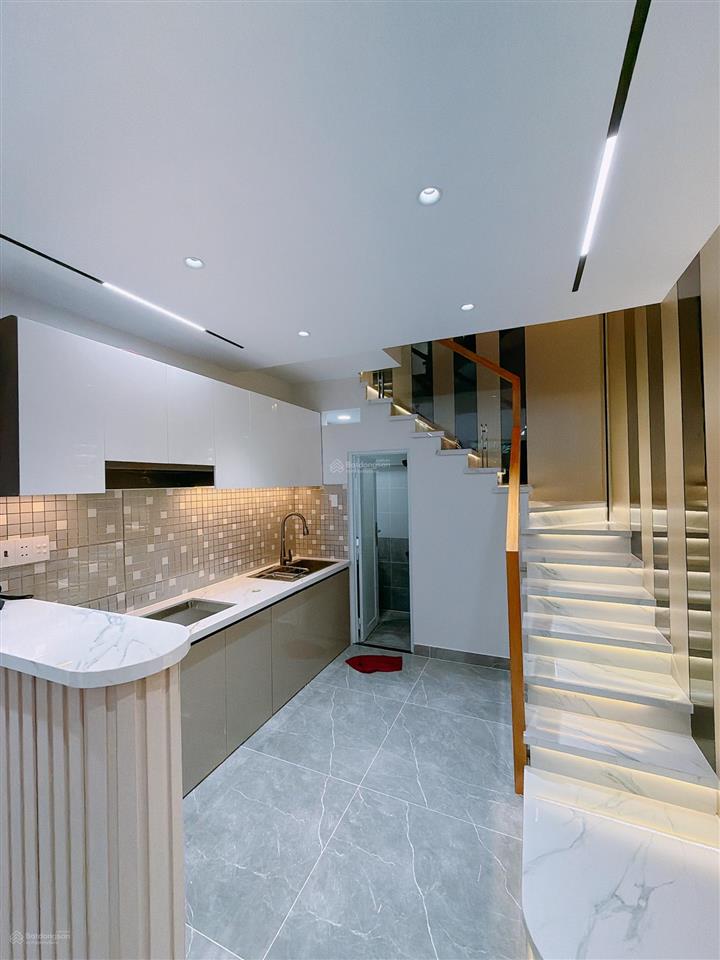 Bán nhà đẹp 5 tấm đúc btct khu 20 thước q4 giáp chợ bến thành q1 chỉ 1 giá 6 tỷ 2 tl hẻm 4m khu vip