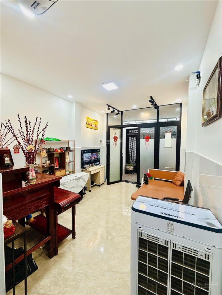 Nhà bán mới xây 4 tấm quận 4 góc 2 mặt hẻm dt 4,7*11,2 khu dân cư 1/ thẳng giáp q1 giá 5 tỉ 650 tl