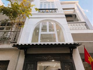 Bán nhà khu vip sát hoàng diệu mới xây đẹp 5 tấm 3pn giáp q1 chỉ 1 giá 6 tỉ 150 hẻm 4m vị trí 1/