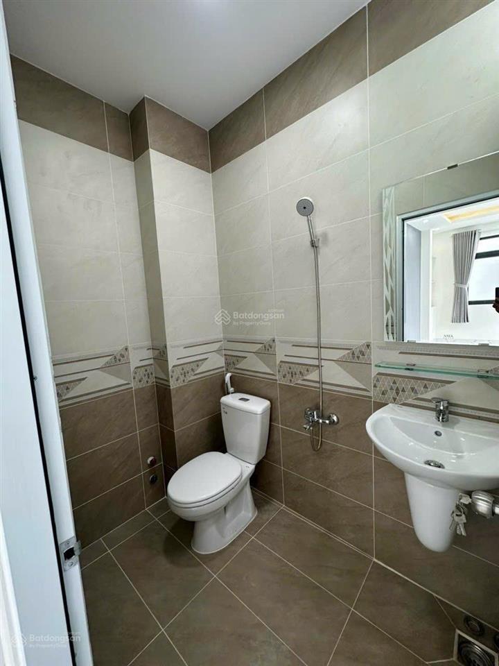 Bán gấp nhà đẹp 3 tấm dt 3,6x9,6m nh vị trí 1/ hẻm rộng gần q1 khu an ninh hình thật giá tốt