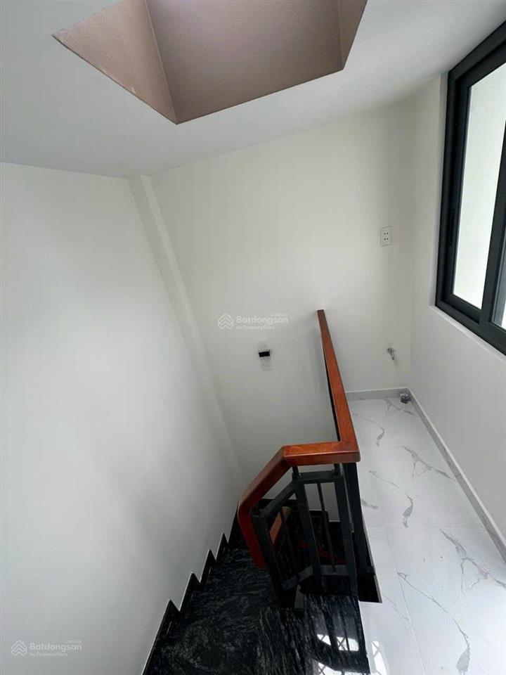 Bán gấp nhà đẹp 3 tấm dt 3,6x9,6m nh vị trí 1/ hẻm rộng gần q1 khu an ninh hình thật giá tốt