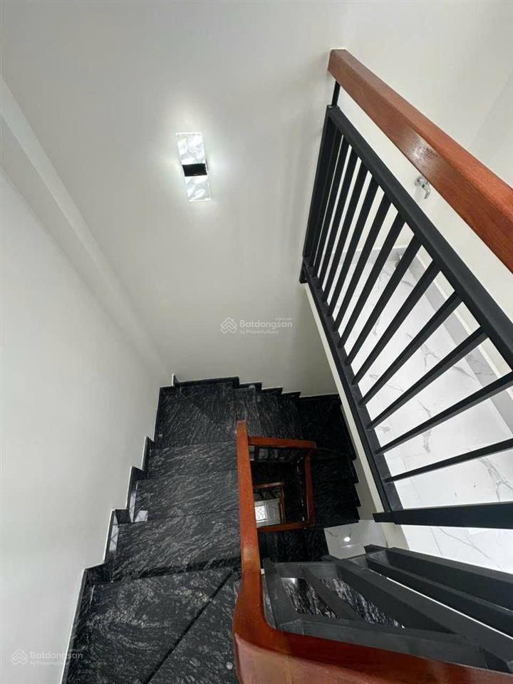 Bán gấp nhà đẹp 3 tấm dt 3,6x9,6m nh vị trí 1/ hẻm rộng gần q1 khu an ninh hình thật giá tốt