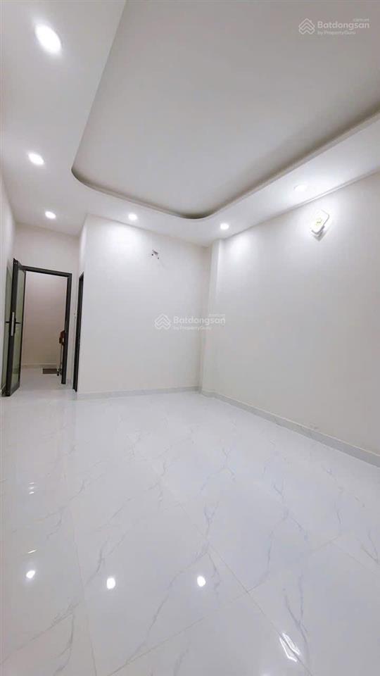 Bán nhà đẹp 4 tấm khu vip ẩm thực 20 thước quận 4 hẻm 4m giá 5 tỉ nhĩnh giáp q1 chỉ 1 di chuyển