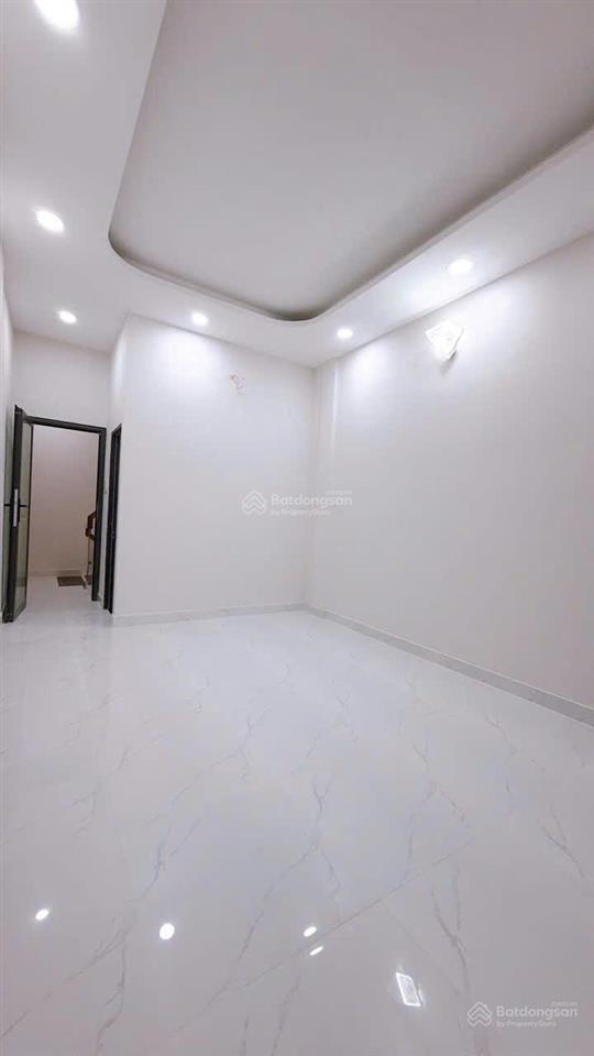 Bán nhà đẹp 4 tấm khu vip ẩm thực 20 thước quận 4 hẻm 4m giá 5 tỉ nhĩnh giáp q1 chỉ 1 di chuyển