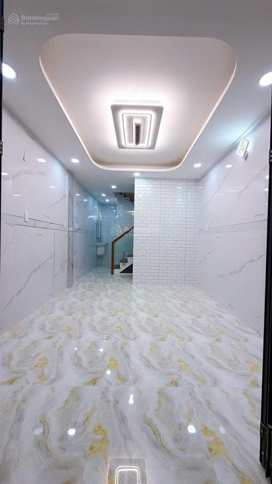 Bán nhà đẹp 4 tấm khu vip ẩm thực 20 thước quận 4 hẻm 4m giá 5 tỉ nhĩnh giáp q1 chỉ 1 di chuyển