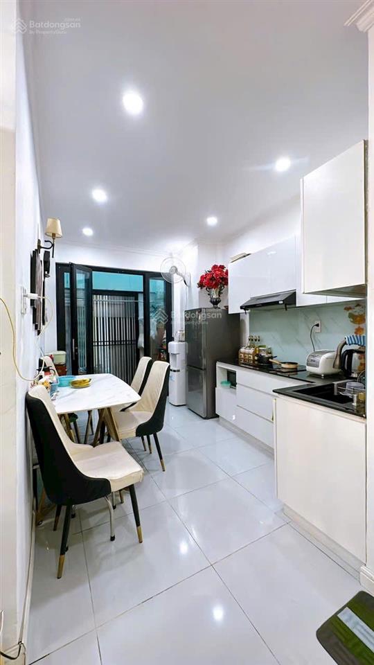 Bán nhà đẹp hình thật 2 tấm tại q4 gần chợ 200 xóm chiếu dt 3,4*11m nở hậu 8m giá 4tỉ599 khu dân cư