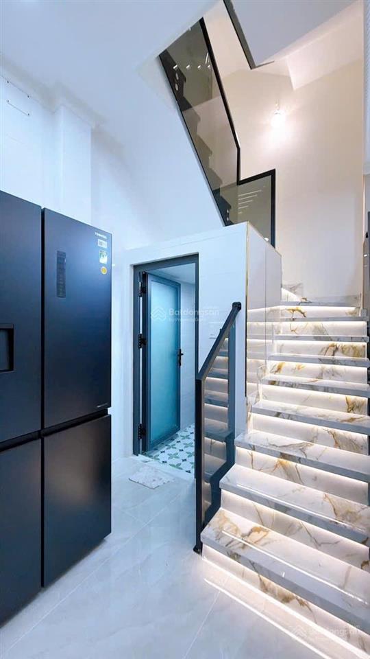 Bán nhà đẹp mới xây 4 tấm thiết kế hiện đại dt đẹp 5*8 hẻm 3m thông giáp q1 giá 6 tỉ 8 tl mạnh