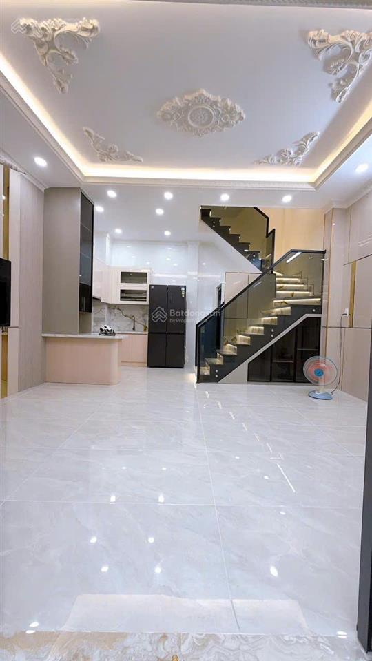 Bán nhà đẹp mới xây 4 tấm thiết kế hiện đại dt đẹp 5*8 hẻm 3m thông giáp q1 giá 6 tỉ 8 tl mạnh