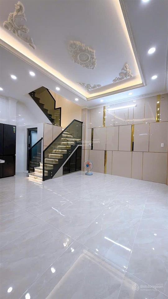 Bán nhà đẹp mới xây 4 tấm thiết kế hiện đại dt đẹp 5*8 hẻm 3m thông giáp q1 giá 6 tỉ 8 tl mạnh