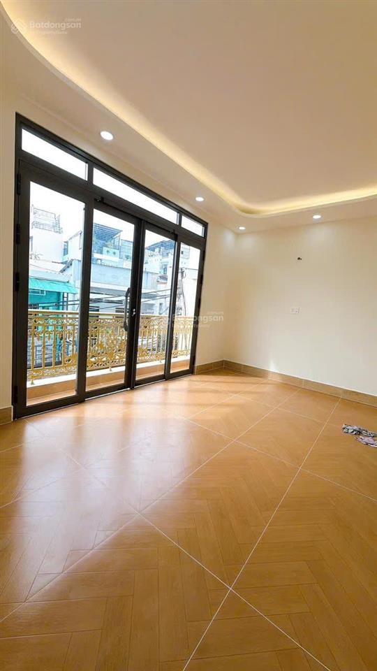 Bán nhà đẹp mới xây 4 tấm thiết kế hiện đại dt đẹp 5*8 hẻm 3m thông giáp q1 giá 6 tỉ 8 tl mạnh