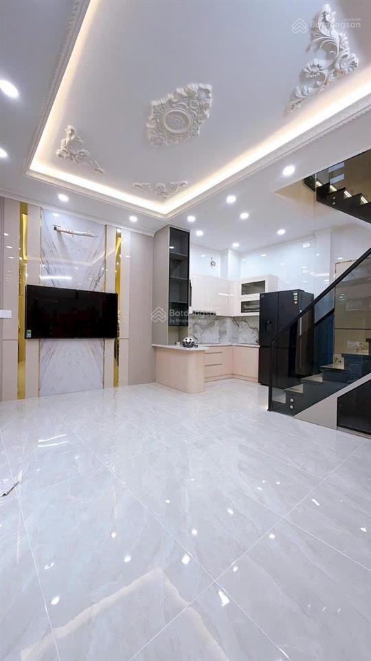 Bán nhà đẹp mới xây 4 tấm thiết kế hiện đại dt đẹp 5*8 hẻm 3m thông giáp q1 giá 6 tỉ 8 tl mạnh