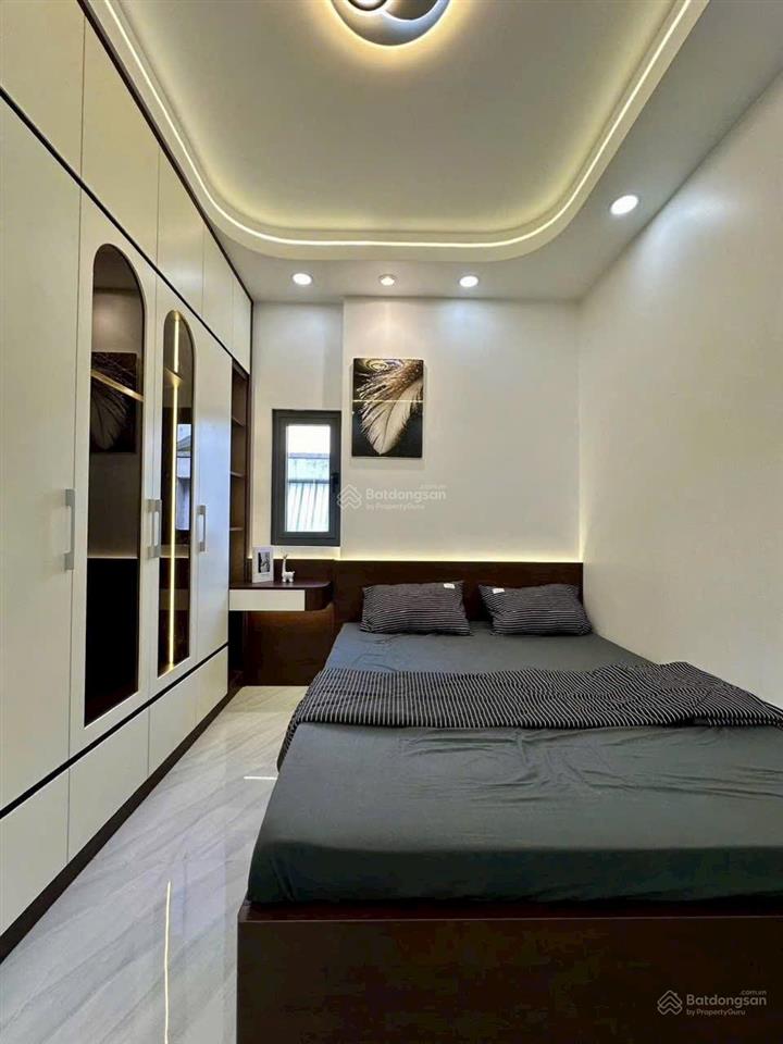 Gấp bán nhà đẹp tại q7 giảm 600tr còn 5 tỉ 950 tl dt 7*7 hẻm thoáng căn góc có 3pn khu dân cư