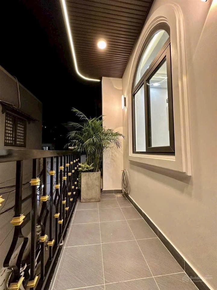 Gấp bán nhà đẹp tại q7 giảm 600tr còn 5 tỉ 950 tl dt 7*7 hẻm thoáng căn góc có 3pn khu dân cư