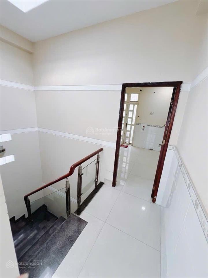 Nhà đẹp 4 tấm hình thật quận 4 gần mặt tiền khu vip đồng bộ dt 4,3*13 có 4pn giá 7tỉ290 tl sổ riêng