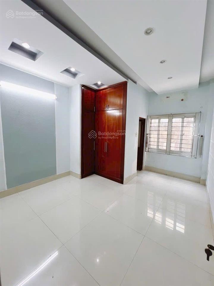 Nhà đẹp 4 tấm hình thật quận 4 gần mặt tiền khu vip đồng bộ dt 4,3*13 có 4pn giá 7tỉ290 tl sổ riêng