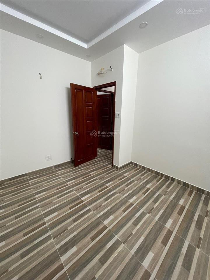Bán nhà 5 tấm chdv tại q4 góc 2 mặt tiền hẻm 1/ gần mt cách 50m khu dân cư giá 6tỉ 390 tl giáp q1