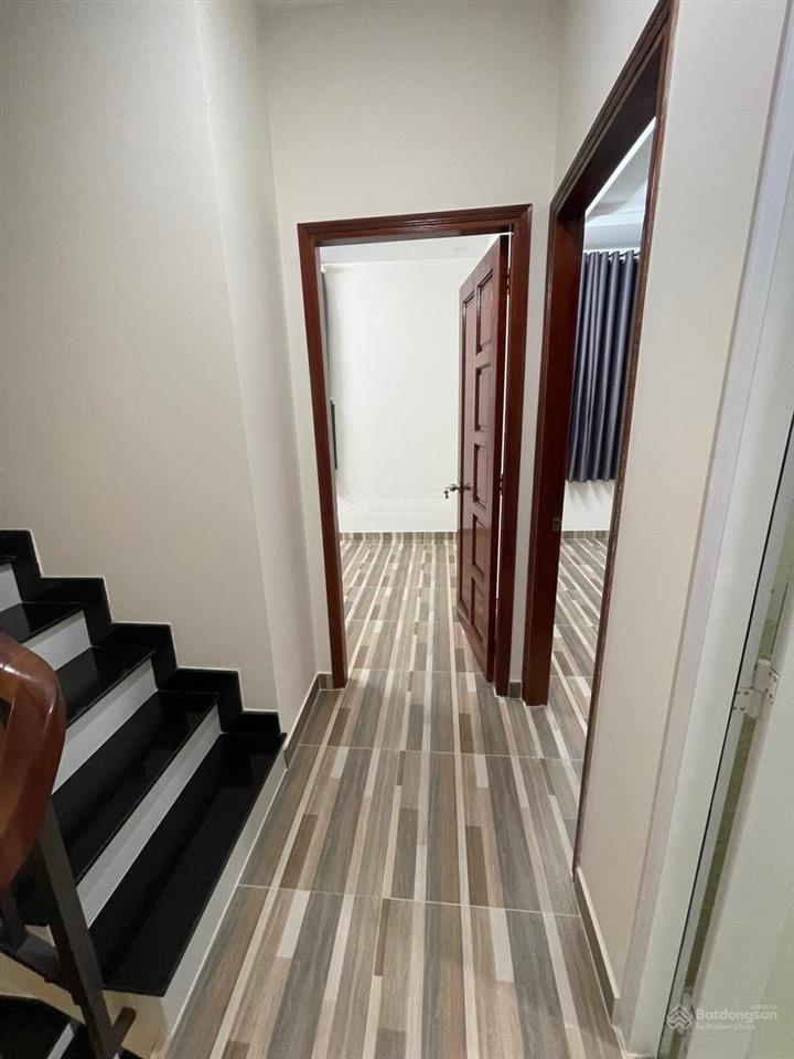 Bán nhà 5 tấm chdv tại q4 góc 2 mặt tiền hẻm 1/ gần mt cách 50m khu dân cư giá 6tỉ 390 tl giáp q1