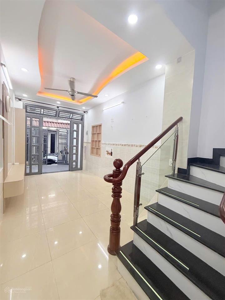 Nhà bán gấp q4 dt rộng 3 tấm 4pn hẻm 3m gần chợ 200 giá chỉ 5 tỉ 199 khu dân cư