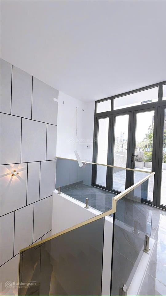 Mới xây 4 tấm quận 4 hẻm xe hơi khánh hội dt 4*10 khu đồng bộ giá 8 tỷ 8 tl mạnh
