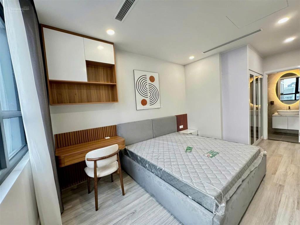Hiếm! bán căn hộ luxury park view  cầu giấy 128m2 4pn 2vs hơn 14 tỷ