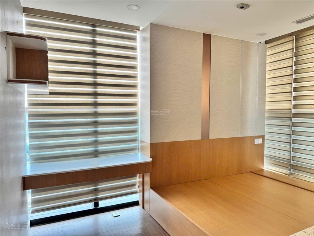 Bán căn hộ d2 giảng võ 85m2 2pn  2vs 11,5 tỷ tầng trung, full nội thất, có slot ô tô