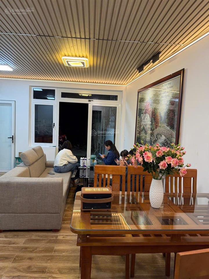 Bán nhà 4pn, 5 ban công, 3pk, 3 bếp, đường đa minh, p. cam ly, đà lạt, 6,8 tỷ, sổ riêng đường ô tô