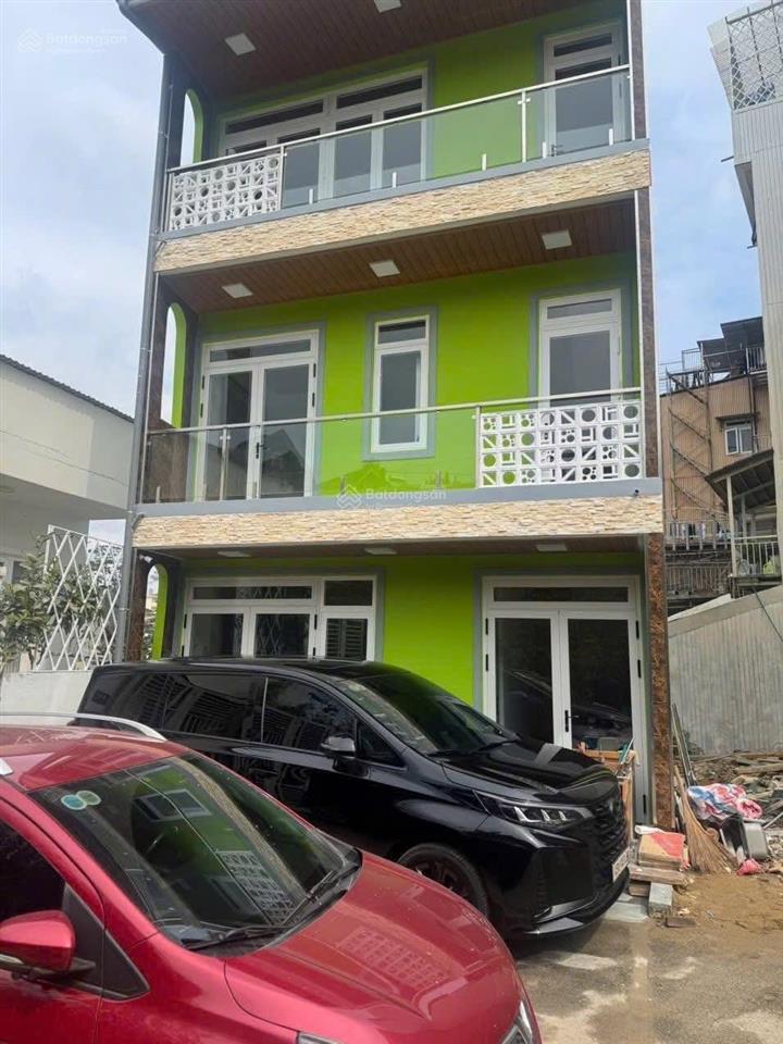 Bán nhà 4pn, 5 ban công, 3pk, 3 bếp, đường đa minh, p. cam ly, đà lạt, 6,8 tỷ, sổ riêng đường ô tô