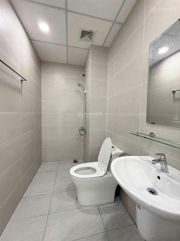 Hot, nhà to mới 100%  6tr/tháng  84m2 nhà trống hoặc có nội thất  free phí quản lý 1 năm