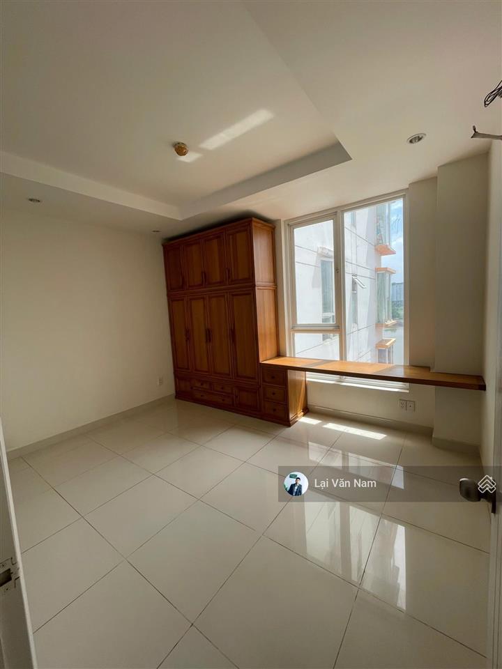 Hot, 3pn 2wc  siêu to siêu rẻ, 3 giường + 1 máy lạnh + 2 ban công + 1 tủ lạnh 2 máy nước nóng