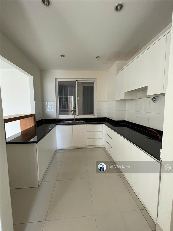 Hot, 3pn 2wc  siêu to siêu rẻ, 3 giường + 1 máy lạnh + 2 ban công + 1 tủ lạnh 2 máy nước nóng