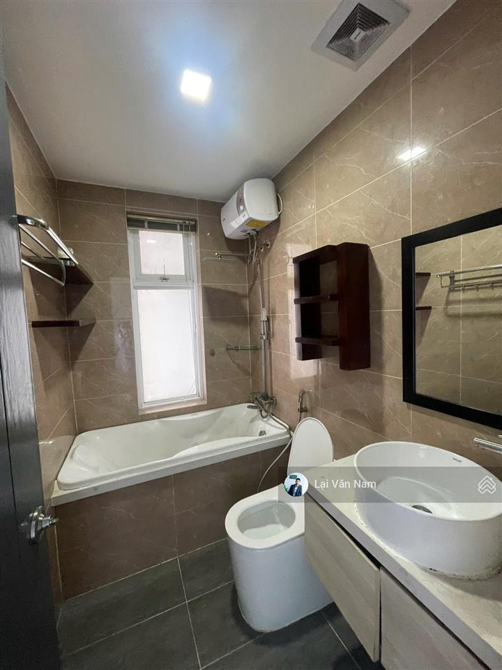 Hot  khan hiếm  7tr4/tháng 2pn 2wc  máy lạnh, tủ lạnh, nước nóng, có ban công 70m2