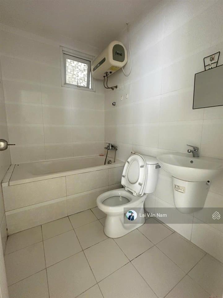 Hot  khan hiếm  6tr4/tháng 2pn 2wc  máy lạnh, tủ lạnh, nước nóng, có ban công