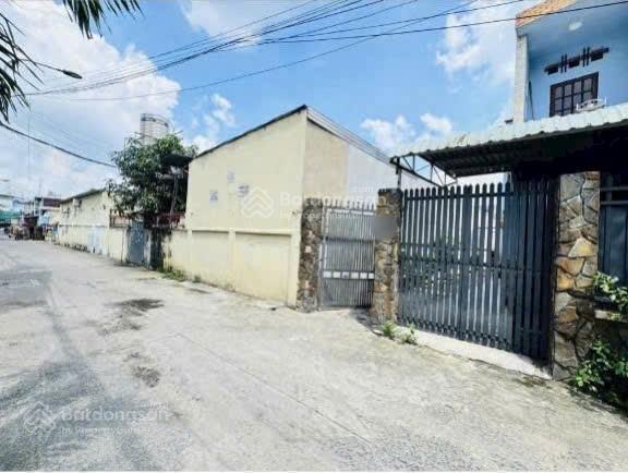 Bán 217m2 đất hẻm oto pla gần ga metro. dt 7,5x29m góc 2mt, giá rẻ chỉ 11,5 tỷ còn tl