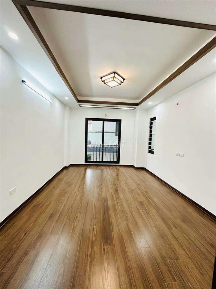 Cho thuê nhà nguyên căn Thạch Bàn, Long Biên