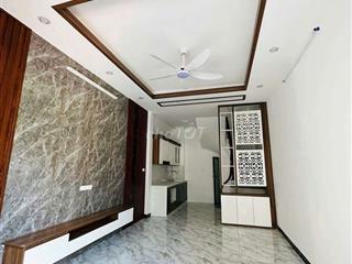 Cho thuê nhà nguyên căn Thạch Bàn, Long Biên