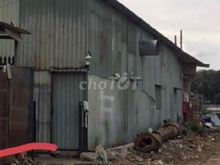 nhà ở hoặc làm kho chứa đồ mt rach xuyen tâm co Gac phòng vach simple