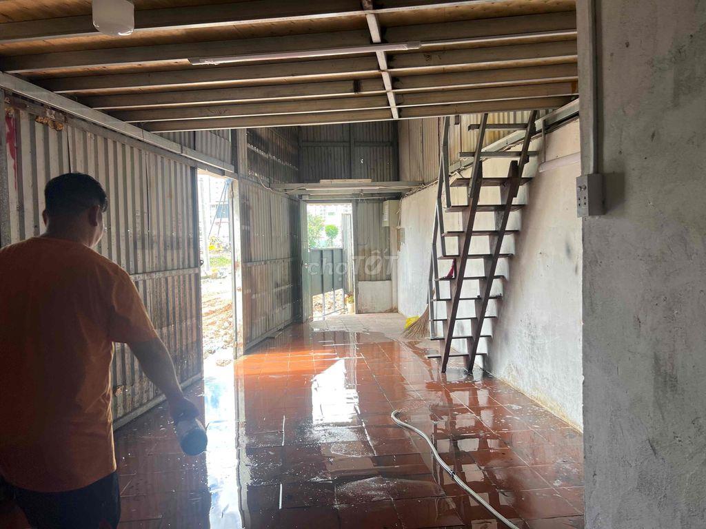 phòng trọ có Gac vừa làm kho vừa ở, hoac cho đội thi cong cong trinh ở